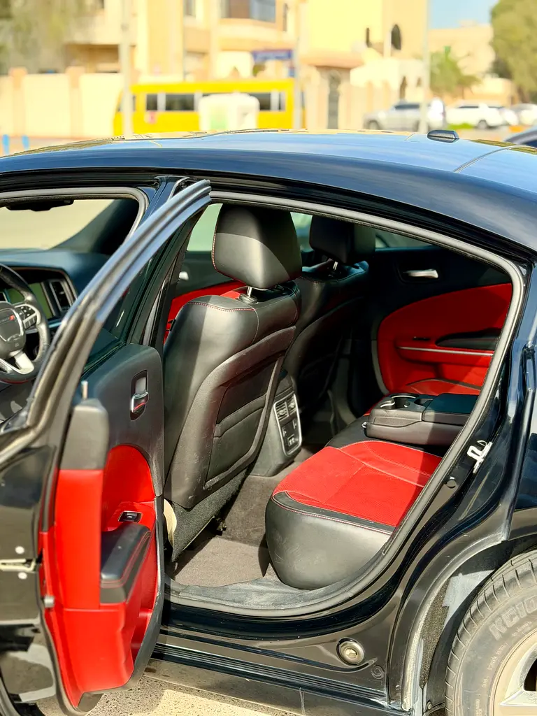 DODGE Charger SXT 2015 - photo 8 - Import Émirats | International Cars