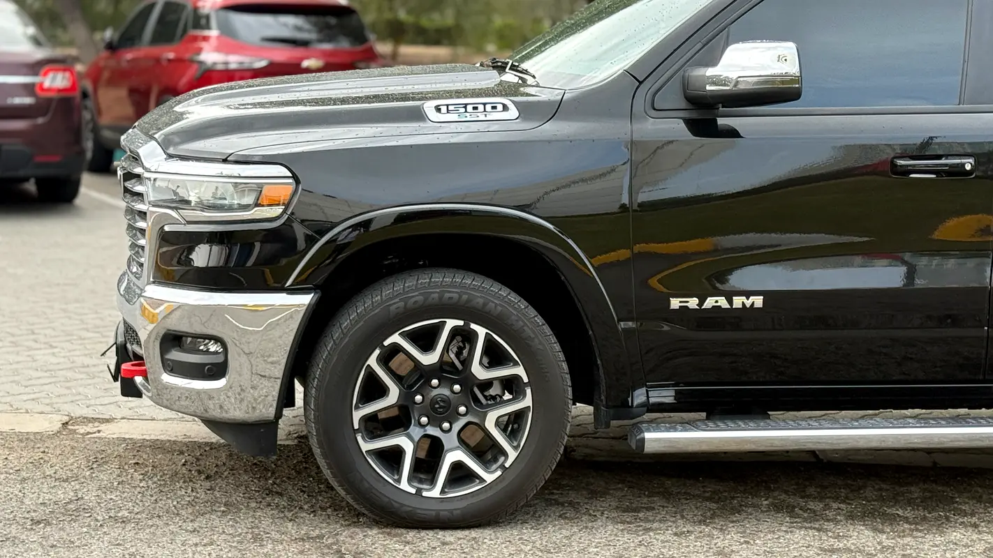 DODGE Ram 1500 Laramie 2025 - photo 2 - Import Émirats | International Cars