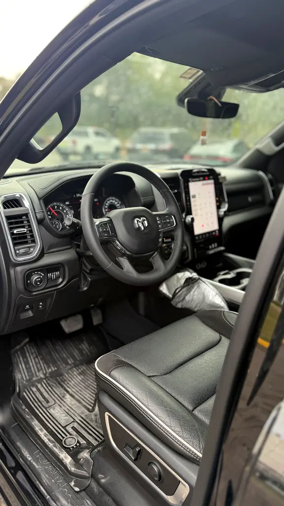 DODGE Ram 1500 Laramie 2025 - photo 3 - Import Émirats | International Cars