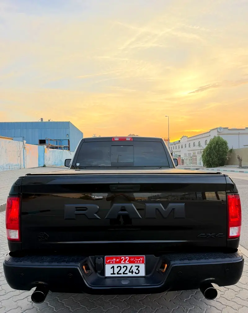 DODGE Ram 1500 Big Horn 2022 - photo 2 - Import Émirats | International Cars