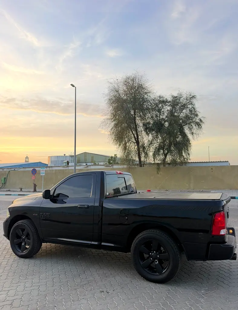 DODGE Ram 1500 Big Horn 2022 - photo 3 - Import Émirats | International Cars