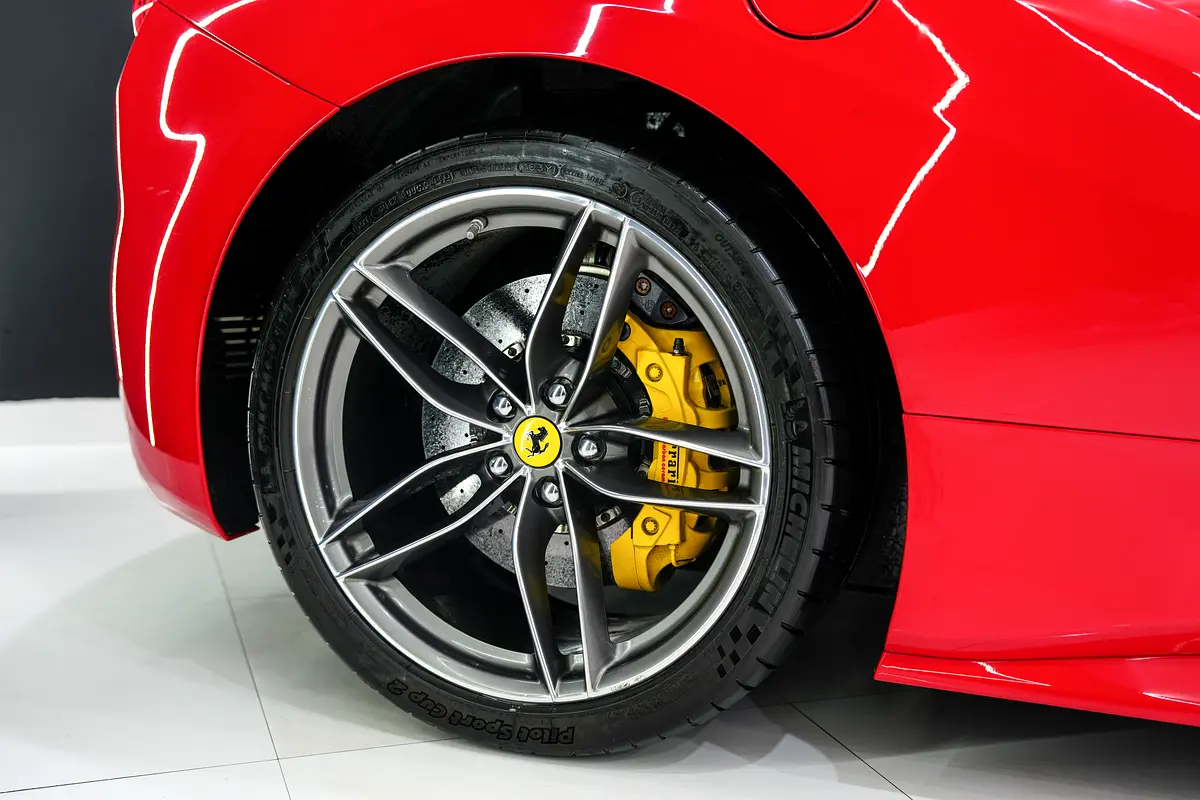 FERRARI 488 GTB Standard 2016 - photo 10 - Import Émirats | International Cars