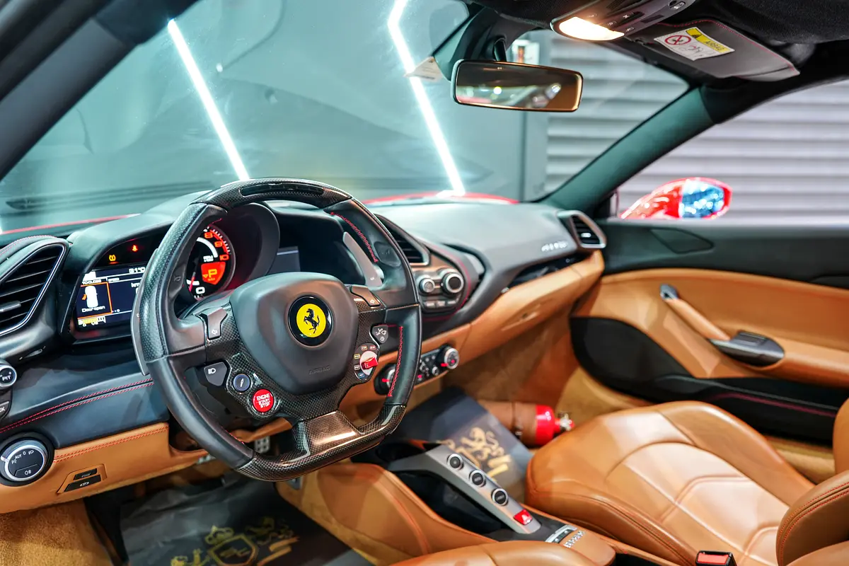 FERRARI 488 GTB Standard 2016 - photo 3 - Import Émirats | International Cars