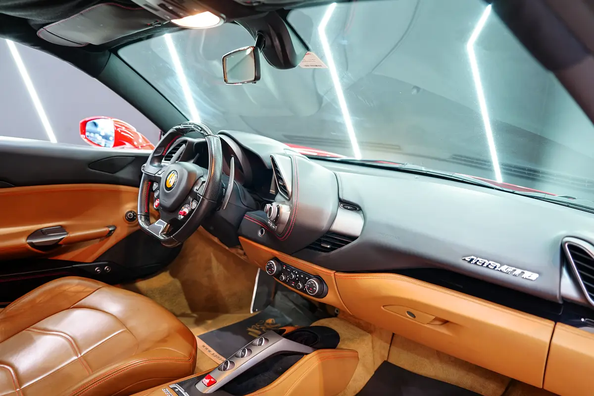 FERRARI 488 GTB Standard 2016 - photo 5 - Import Émirats | International Cars