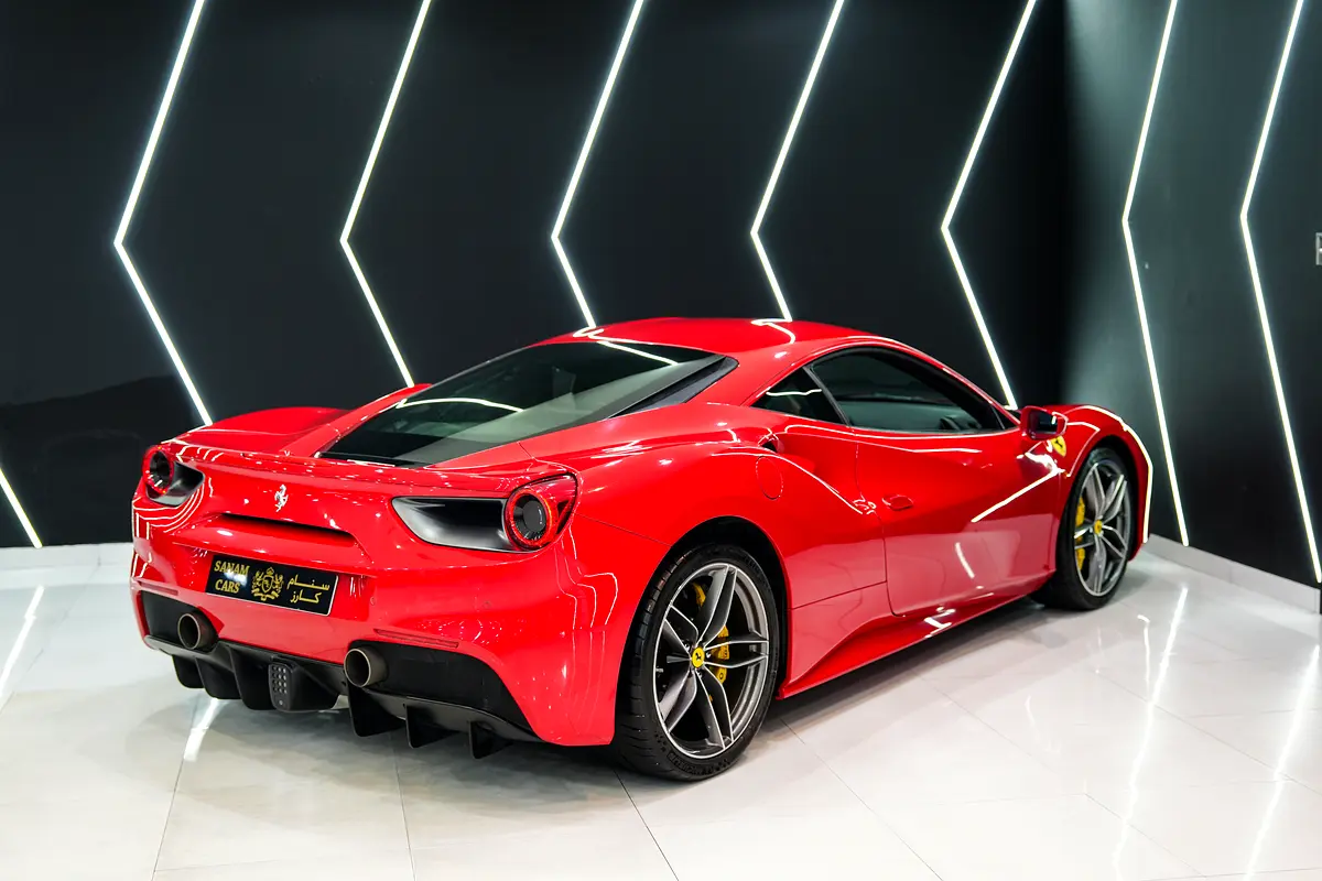 FERRARI 488 GTB Standard 2016 - photo 8 - Import Émirats | International Cars
