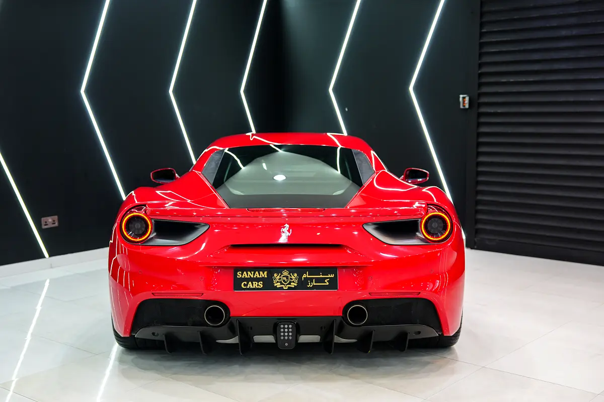 FERRARI 488 GTB Standard 2016 - photo 9 - Import Émirats | International Cars