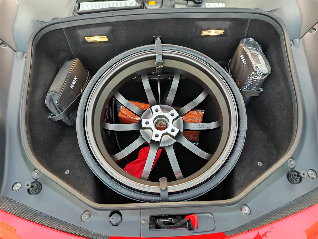 FERRARI 488 GTB Standard 2017 - photo 2 - Import Émirats | International Cars