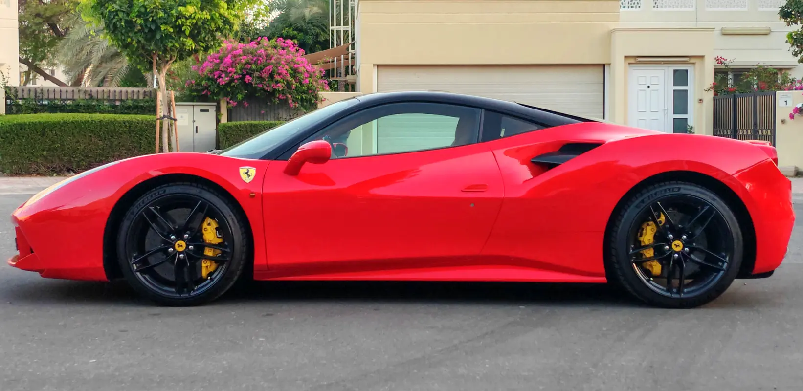 FERRARI 488 GTB Standard 2017 - photo 5 - Import Émirats | International Cars