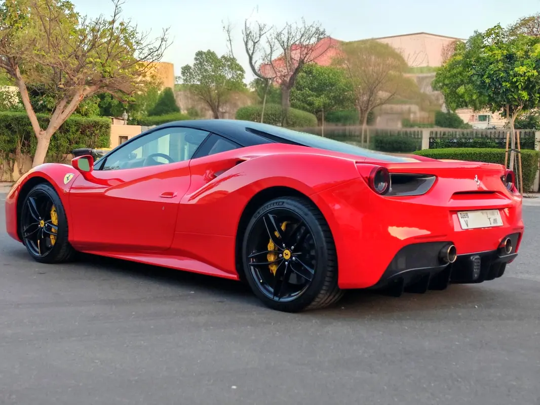 FERRARI 488 GTB Standard 2017 - photo 6 - Import Émirats | International Cars