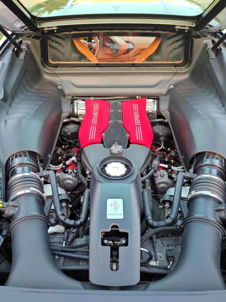 FERRARI 488 GTB Standard 2017 - photo 10 - Import Émirats | International Cars