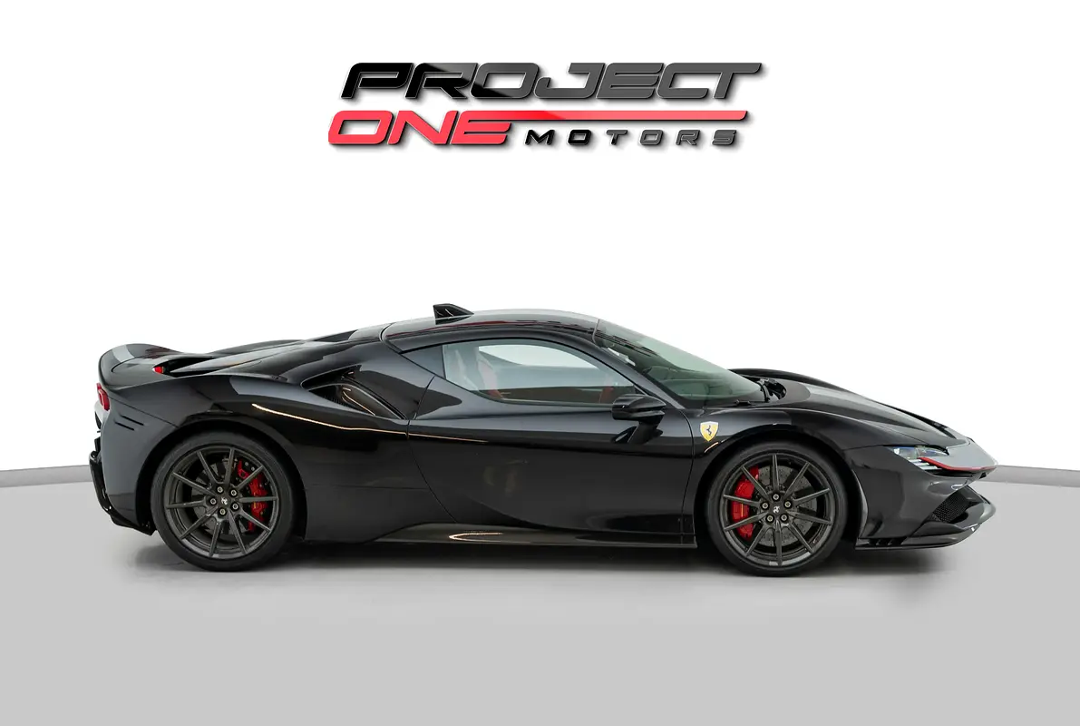 FERRARI SF90 Stradale Assetto Fiorano 2021 - photo 3 - Import Émirats | International Cars