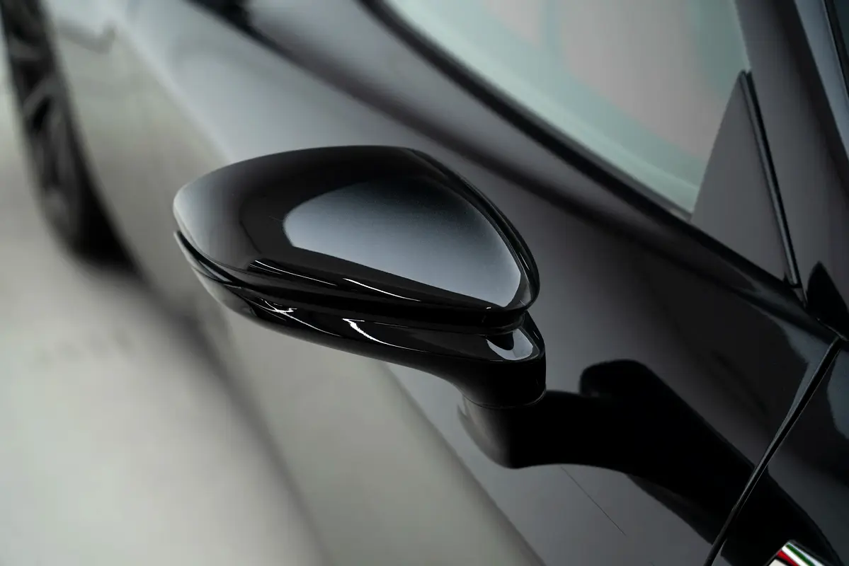 FERRARI SF90 Stradale Assetto Fiorano 2021 - photo 6 - Import Émirats | International Cars