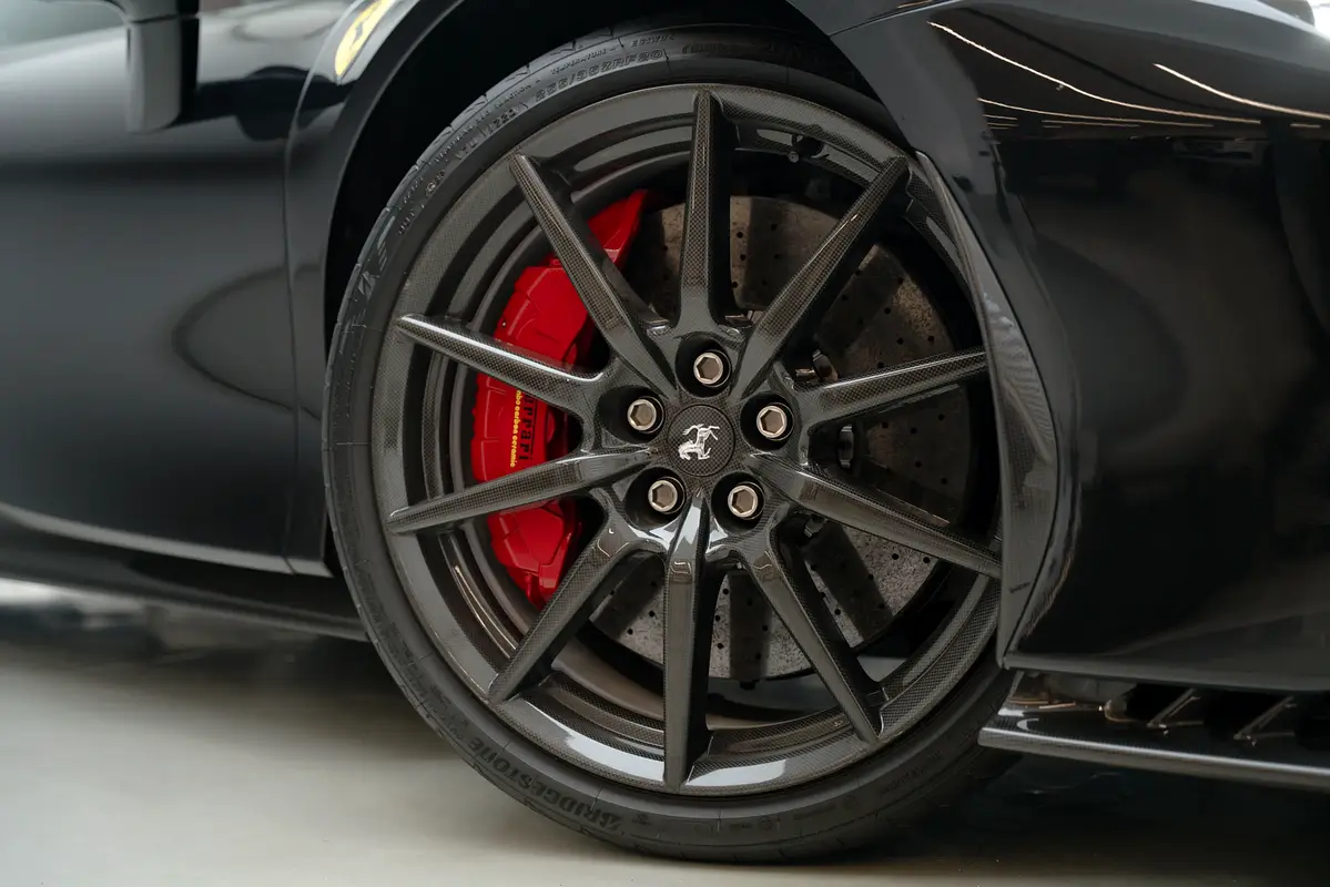 FERRARI SF90 Stradale Assetto Fiorano 2021 - photo 7 - Import Émirats | International Cars