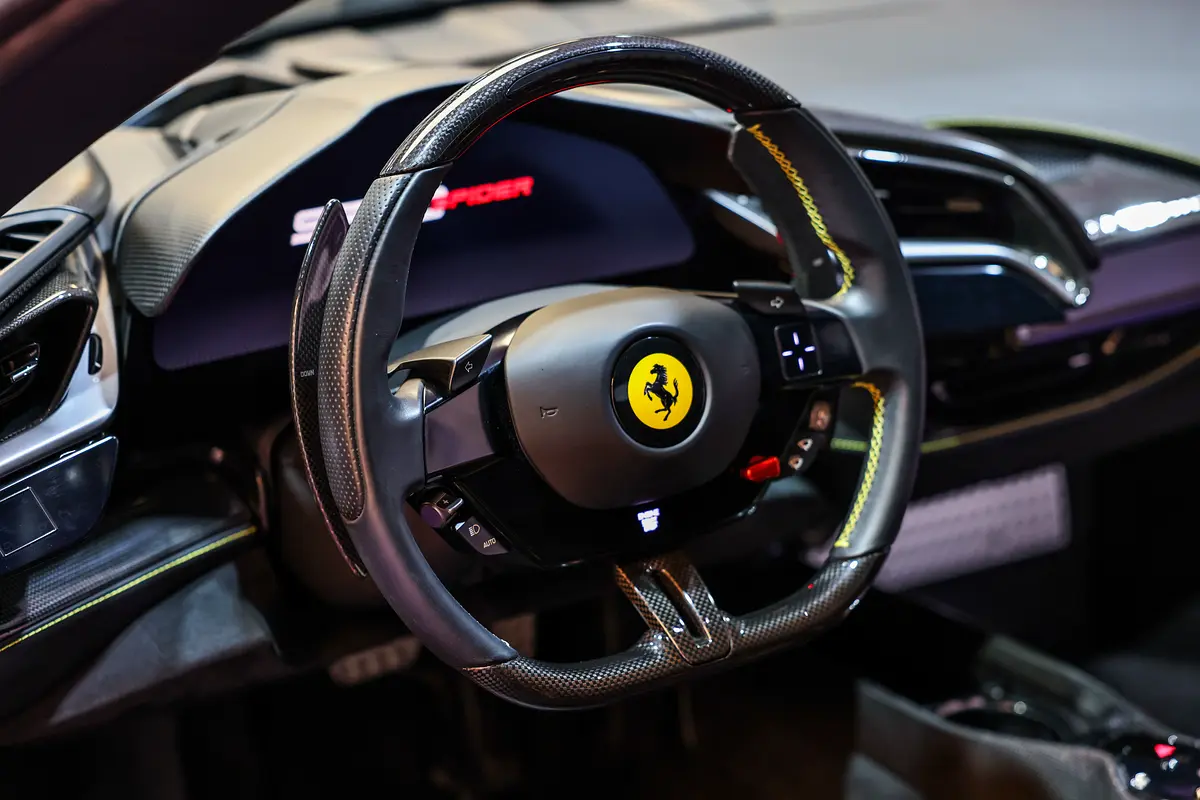 FERRARI SF90 Spider Other 2022 - photo 11 - Import Émirats | International Cars