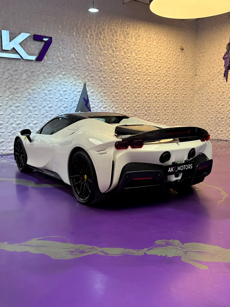 FERRARI SF90 Spider Other 2022 - photo 11 - Import Émirats | International Cars