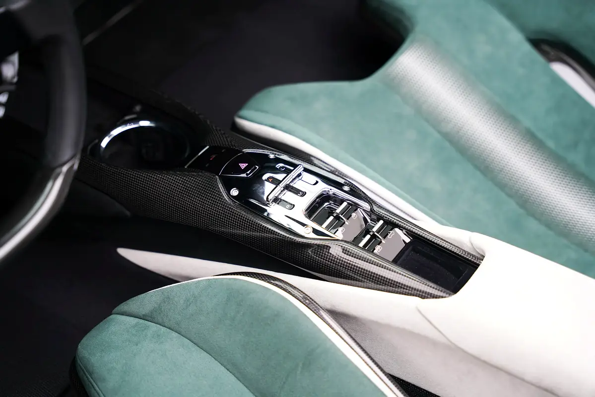 FERRARI 296 GTS Standard 2025 - photo 11 - Import Émirats | International Cars