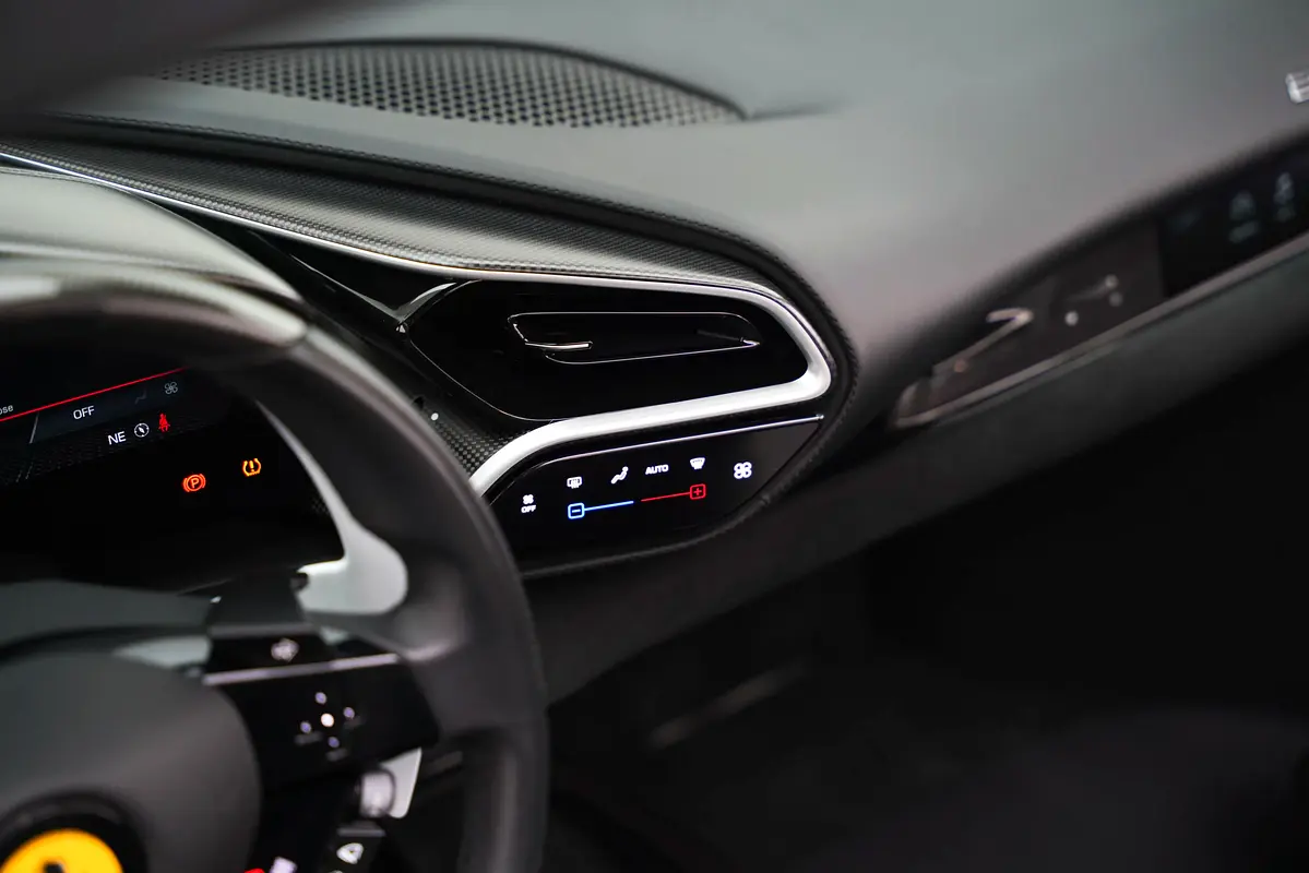 FERRARI 296 GTS Standard 2025 - photo 7 - Import Émirats | International Cars