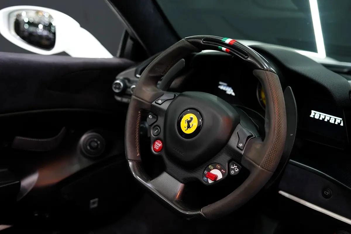 FERRARI 488 Pista Spider Atelier 2018 - photo 5 - Import Émirats | International Cars