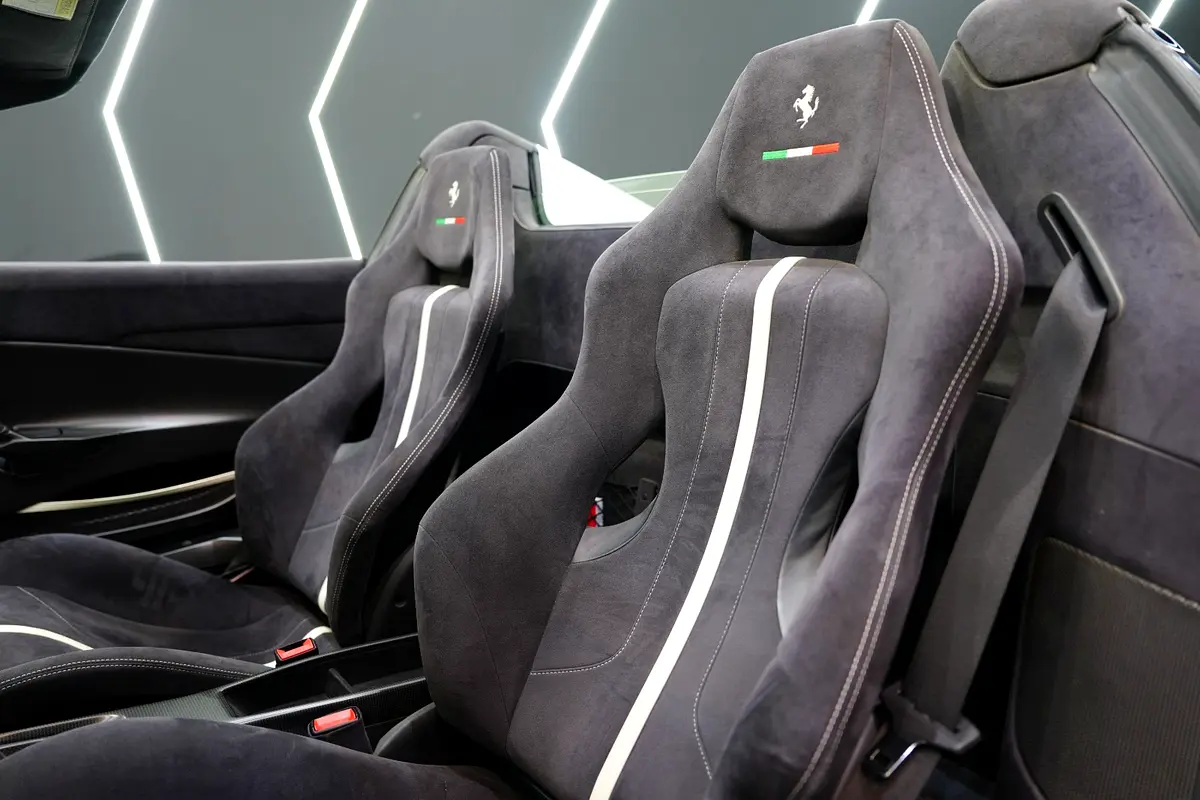 FERRARI 488 Pista Spider Atelier 2018 - photo 7 - Import Émirats | International Cars