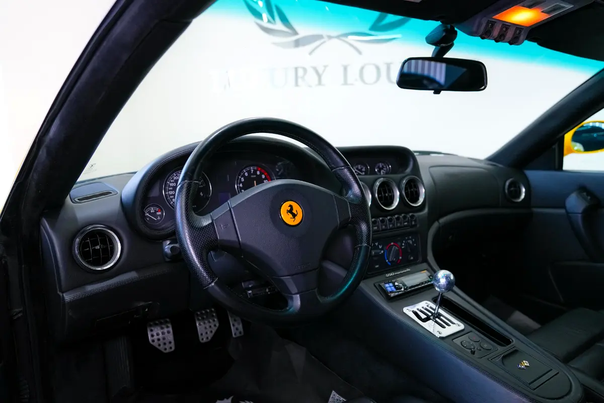 FERRARI 550 Maranello 2001 - photo 6 - Import Émirats | International Cars