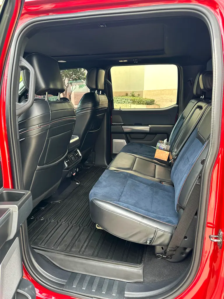 FORD F-Series Pickup Raptor 2023 - photo 8 - Import Émirats | International Cars