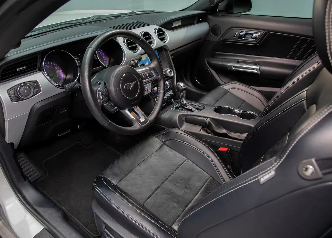 FORD Mustang GT Premium 2017 - photo 10 - Import Émirats | International Cars