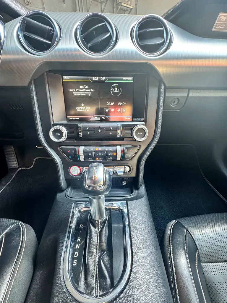 FORD Mustang 50th Anniversary Edition 2015 - photo 10 - Import Émirats | International Cars