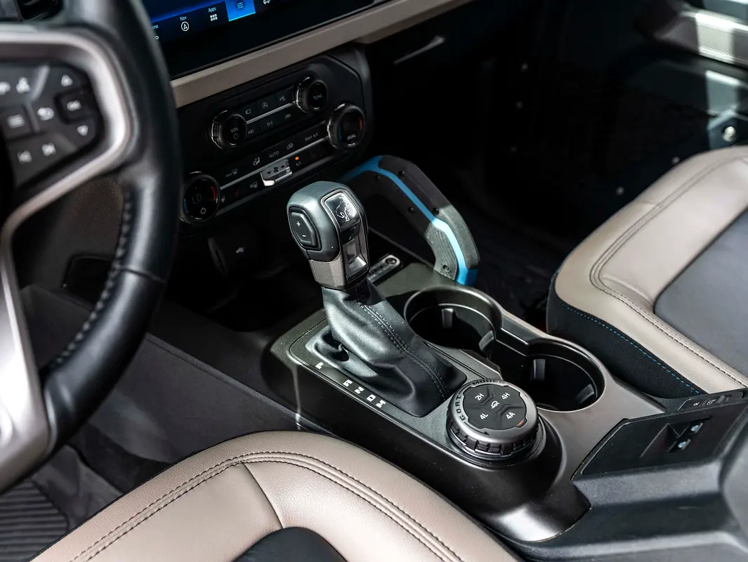 FORD Bronco Wildtrak 2023 - photo 10 - Import Émirats | International Cars