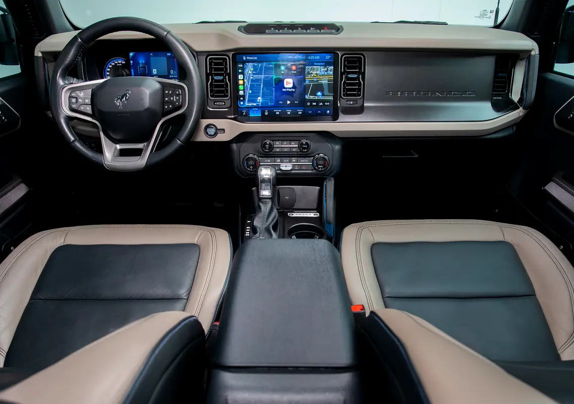 FORD Bronco Wildtrak 2021 - photo 8 - Import Émirats | International Cars