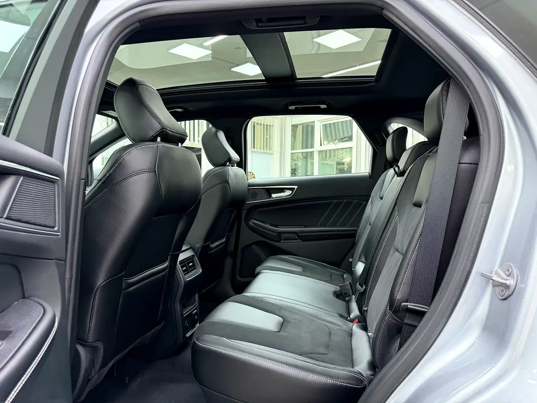 FORD Edge ST 2023 - photo 12 - Import Émirats | International Cars