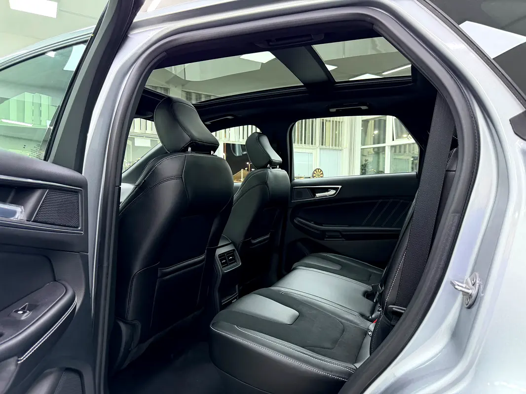 FORD Edge ST 2023 - photo 7 - Import Émirats | International Cars