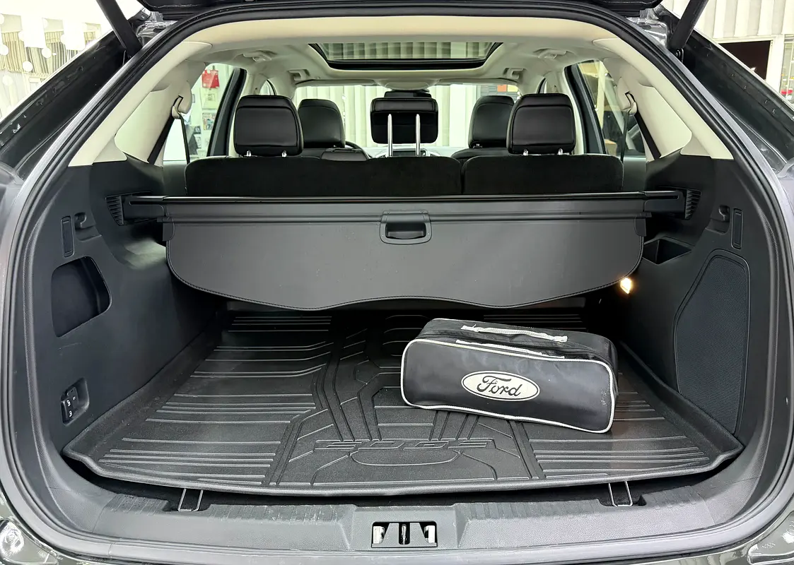 FORD Edge Titanium 2023 - photo 12 - Import Émirats | International Cars