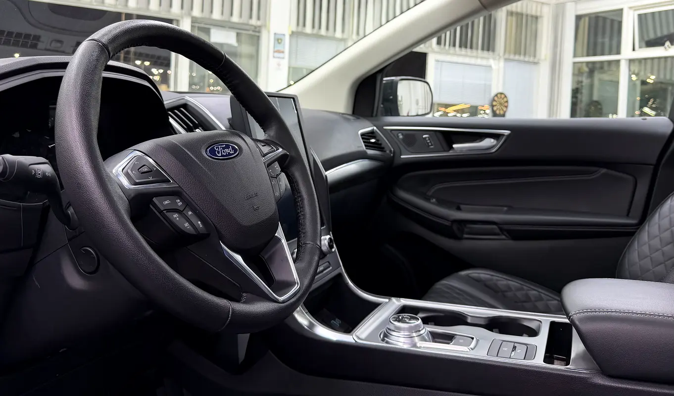 FORD Edge Titanium 2023 - photo 8 - Import Émirats | International Cars