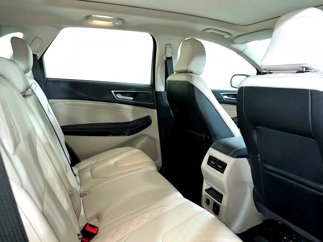 FORD Edge Titanium 2023 - photo 10 - Import Émirats | International Cars