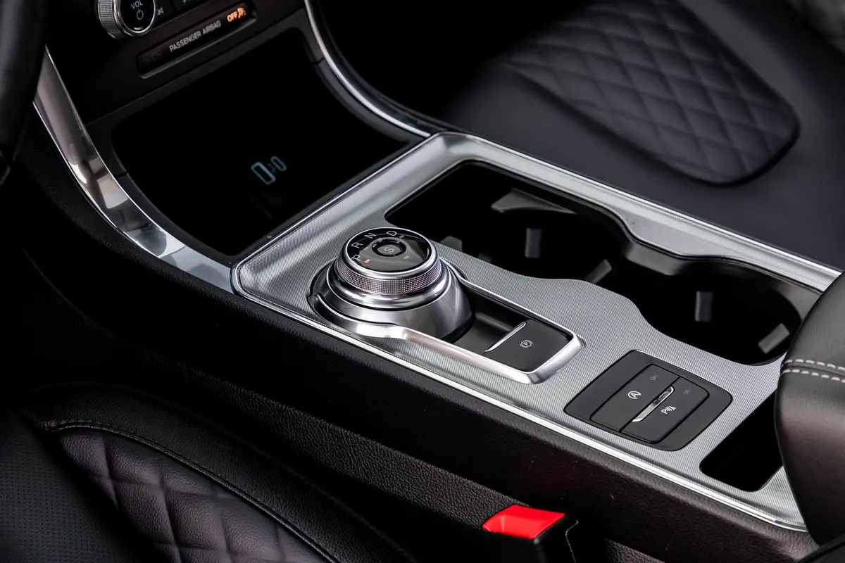 FORD Edge Titanium 2023 - photo 10 - Import Émirats | International Cars