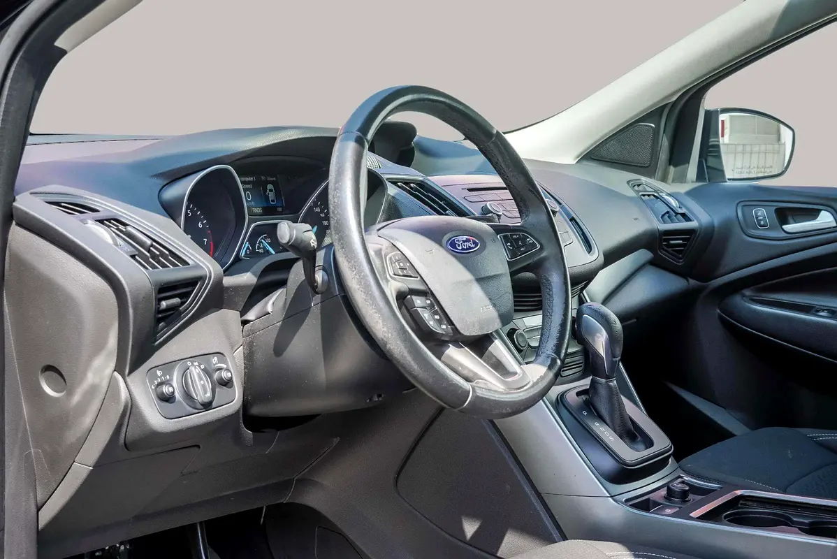 FORD Escape 2018 - photo 11 - Import Émirats | International Cars