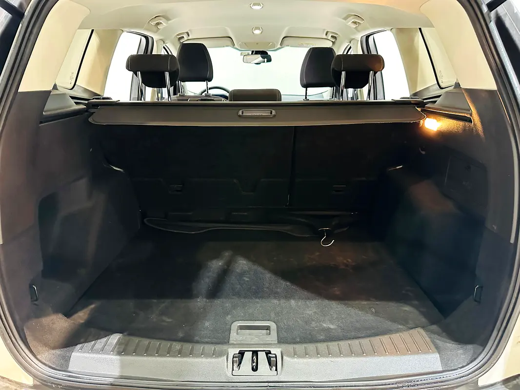 FORD Escape Ambiente 2019 - photo 11 - Import Émirats | International Cars