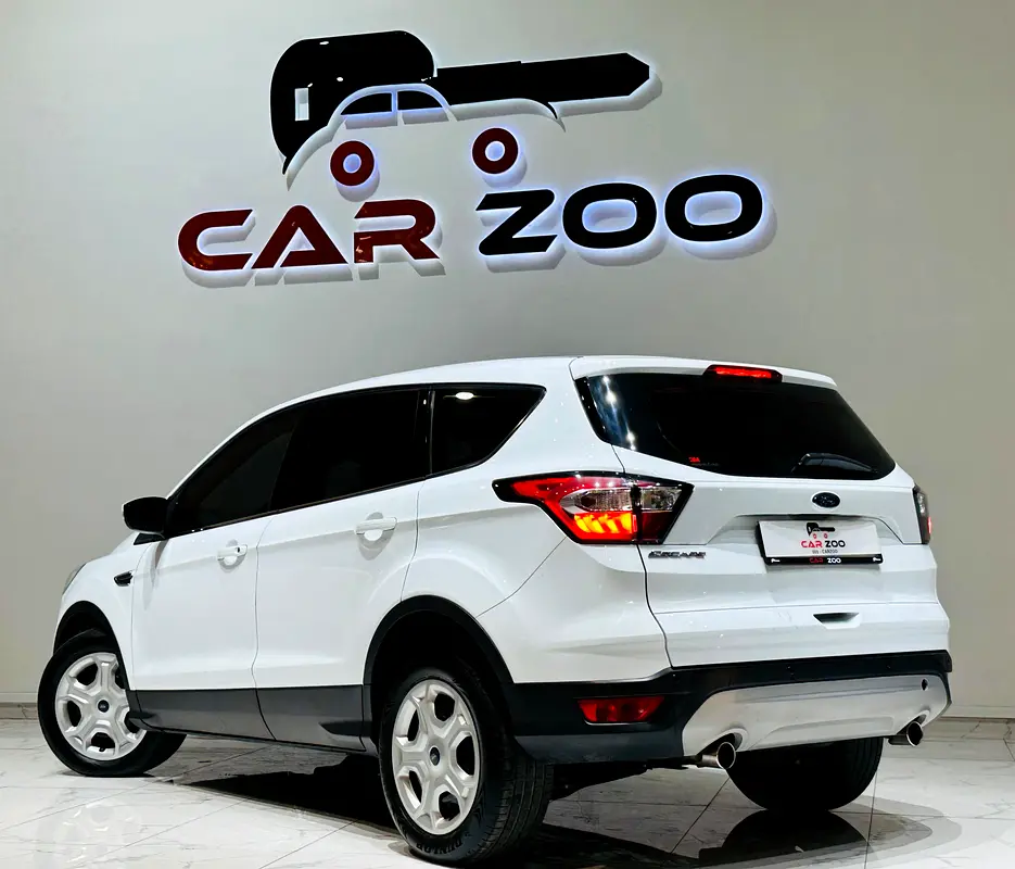 FORD Escape Ambiente 2019 - photo 3 - Import Émirats | International Cars