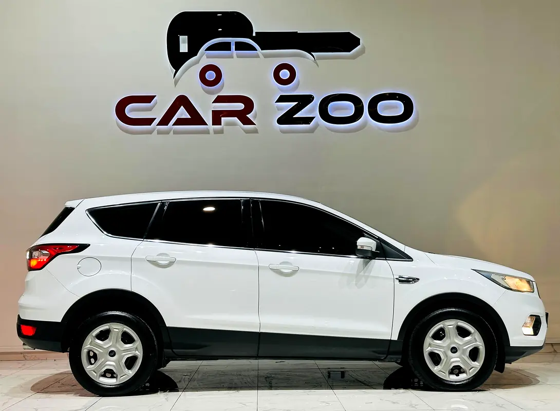 FORD Escape Ambiente 2019 - photo 5 - Import Émirats | International Cars