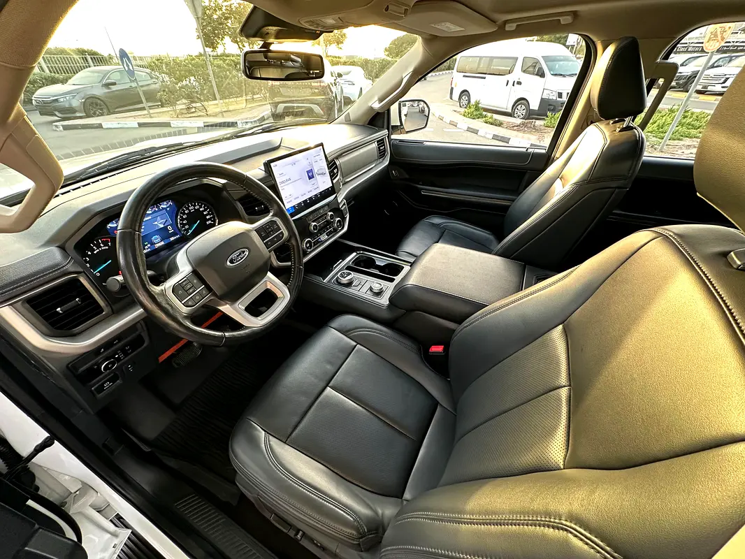 FORD Expedition XLT 2023 - photo 12 - Import Émirats | International Cars
