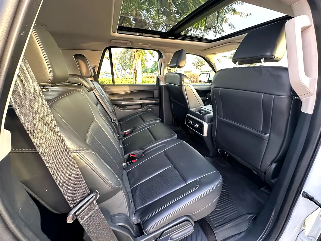FORD Expedition XLT 2023 - photo 7 - Import Émirats | International Cars