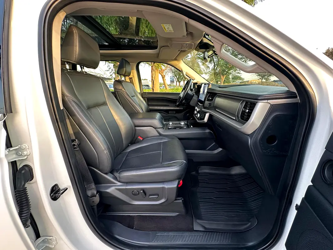 FORD Expedition XLT 2023 - photo 8 - Import Émirats | International Cars