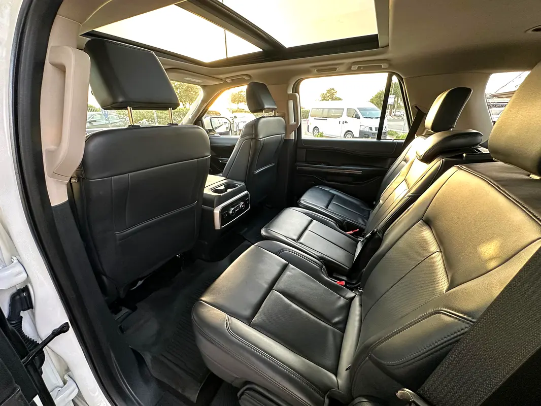 FORD Expedition XLT 2023 - photo 9 - Import Émirats | International Cars