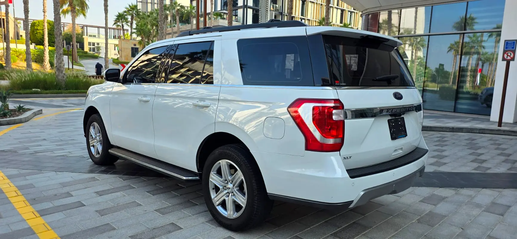 FORD Expedition XLT 2021 - photo 6 - Import Émirats | International Cars