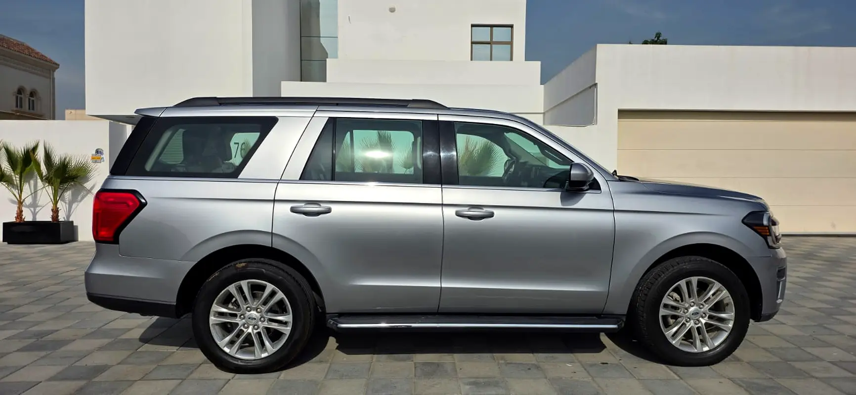 FORD Expedition XLT 2022 - photo 5 - Import Émirats | International Cars