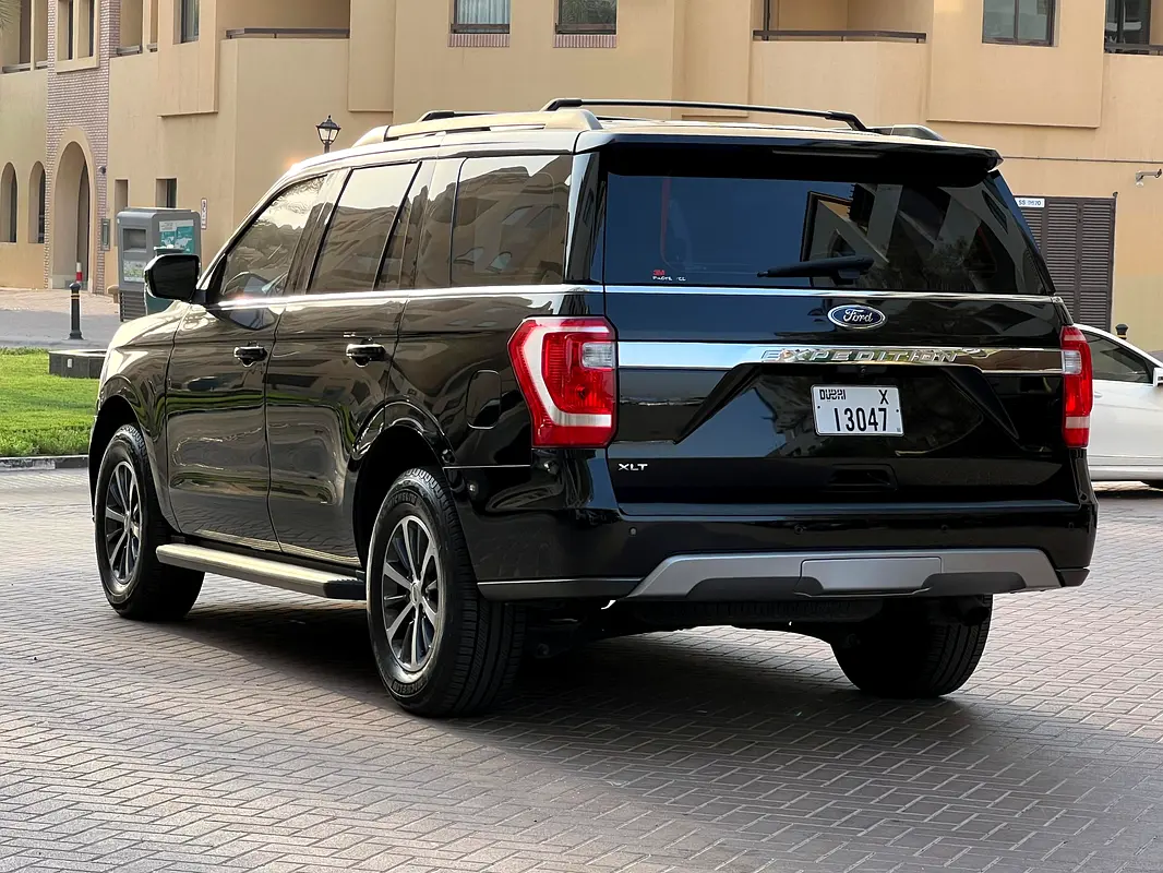 FORD Expedition XLT 2021 - photo 2 - Import Émirats | International Cars