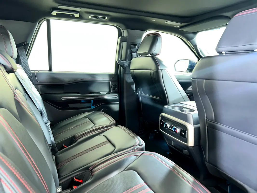 FORD Expedition Stealth 2024 - photo 12 - Import Émirats | International Cars