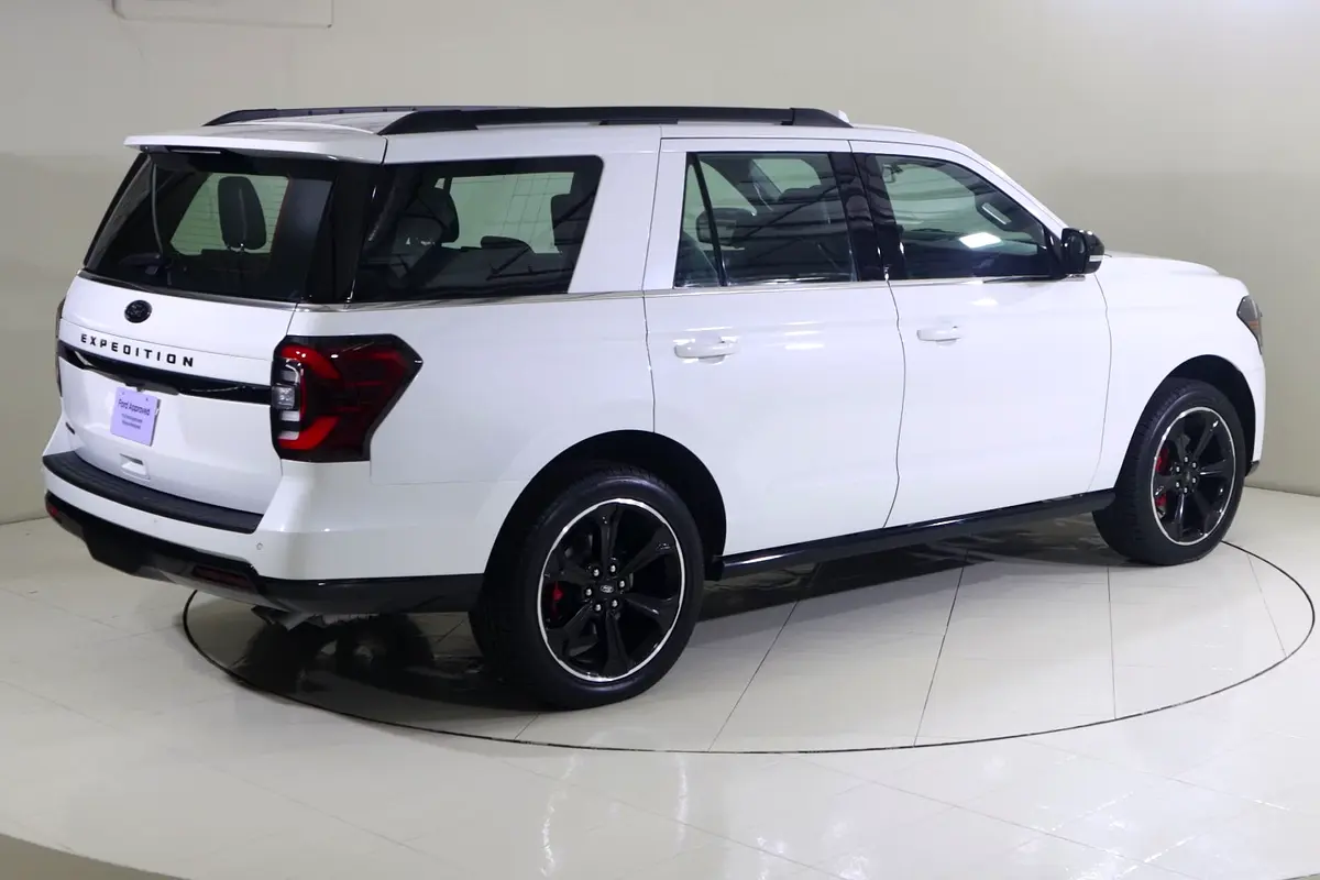 FORD Expedition Stealth 2024 - photo 8 - Import Émirats | International Cars