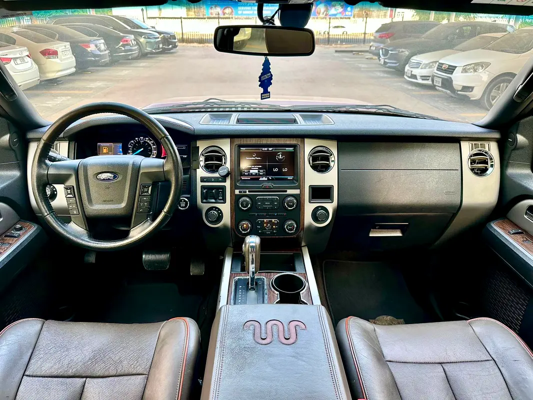 FORD Expedition King Ranch 2016 - photo 8 - Import Émirats | International Cars