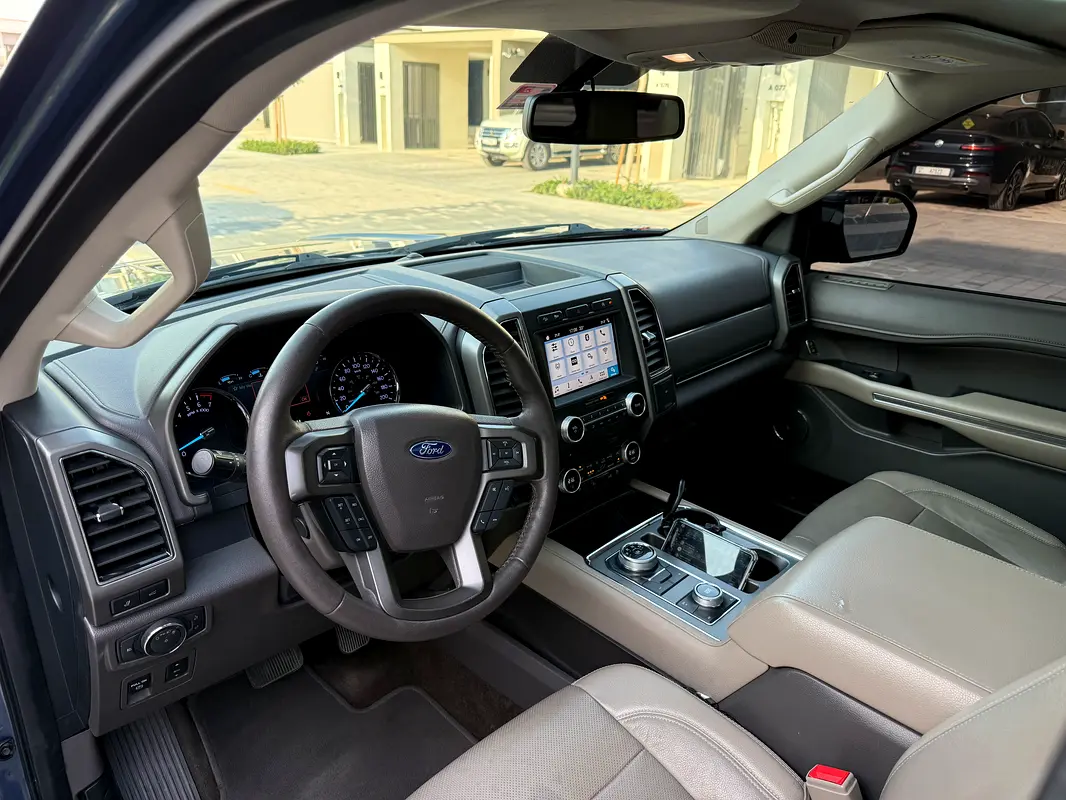 FORD Expedition XLT 2018 - photo 8 - Import Émirats | International Cars